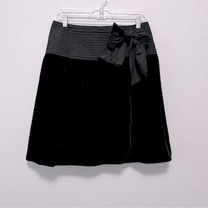 Etcetera Black Velvet Skirt With Small Shutter-like Waist Size 6